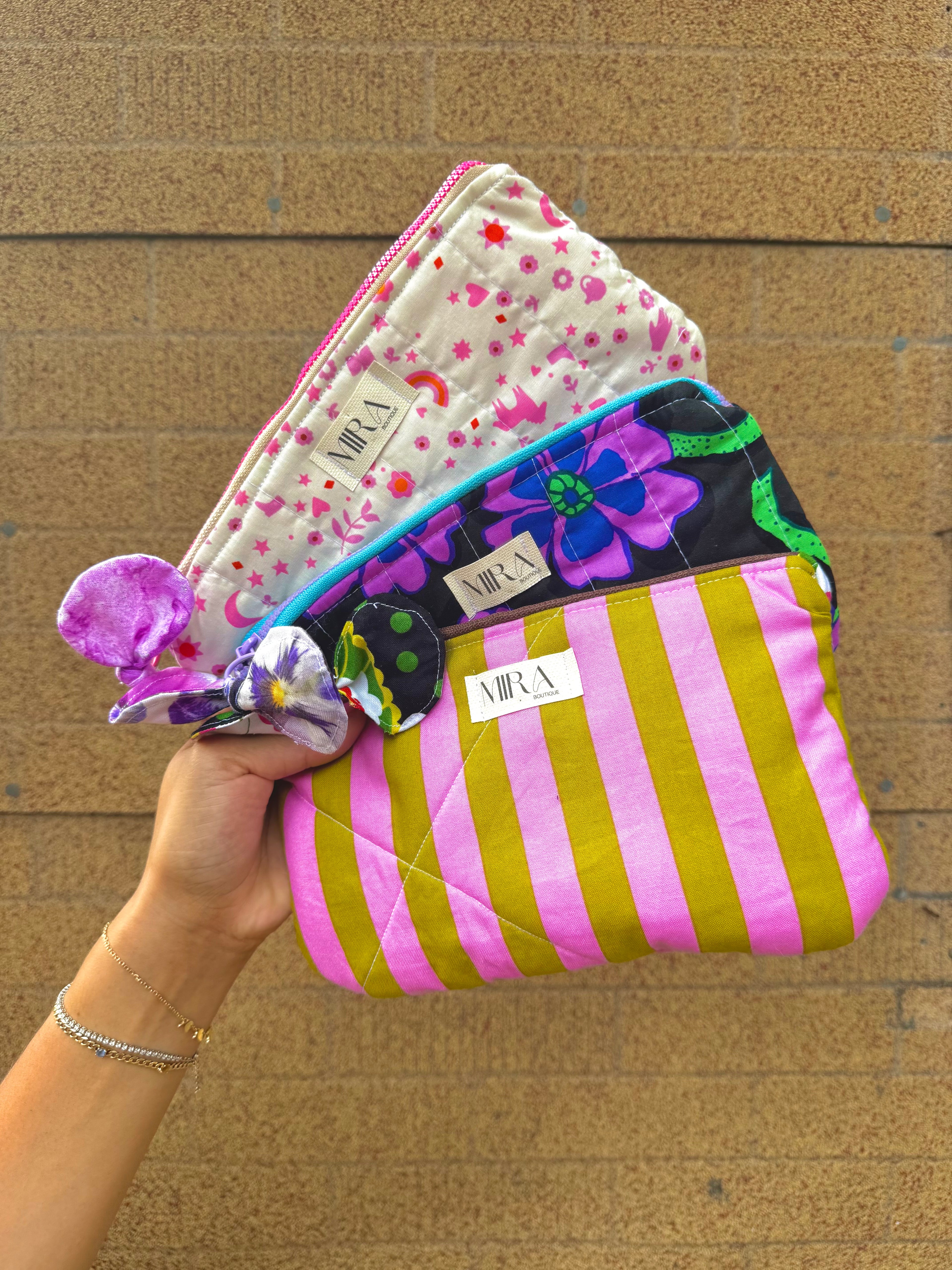 Small zipper pouch