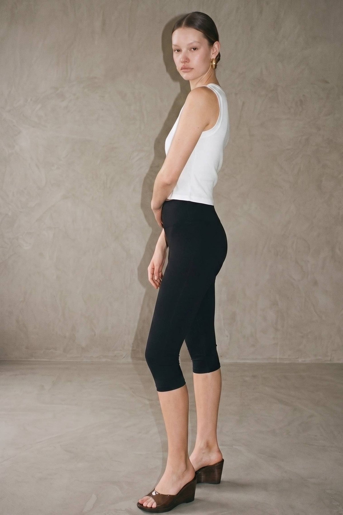 Mid Waist Capri Length Leggings