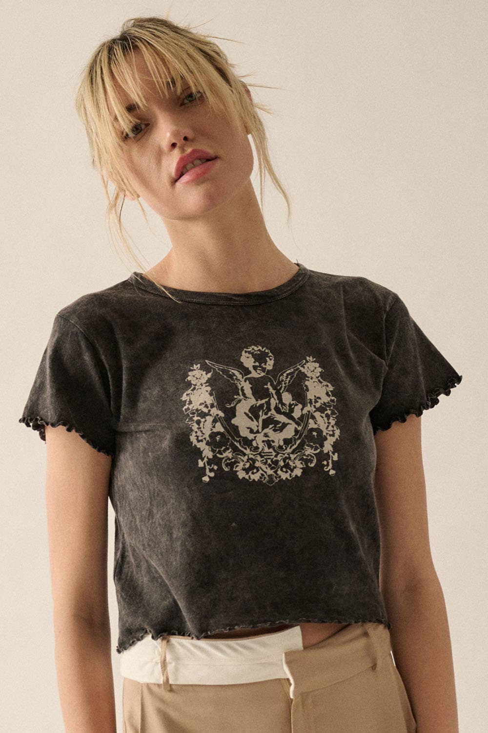 Sanctificado Cropped Graphic Tee