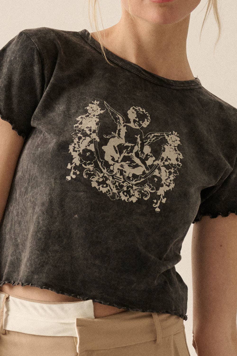 Sanctificado Cropped Graphic Tee