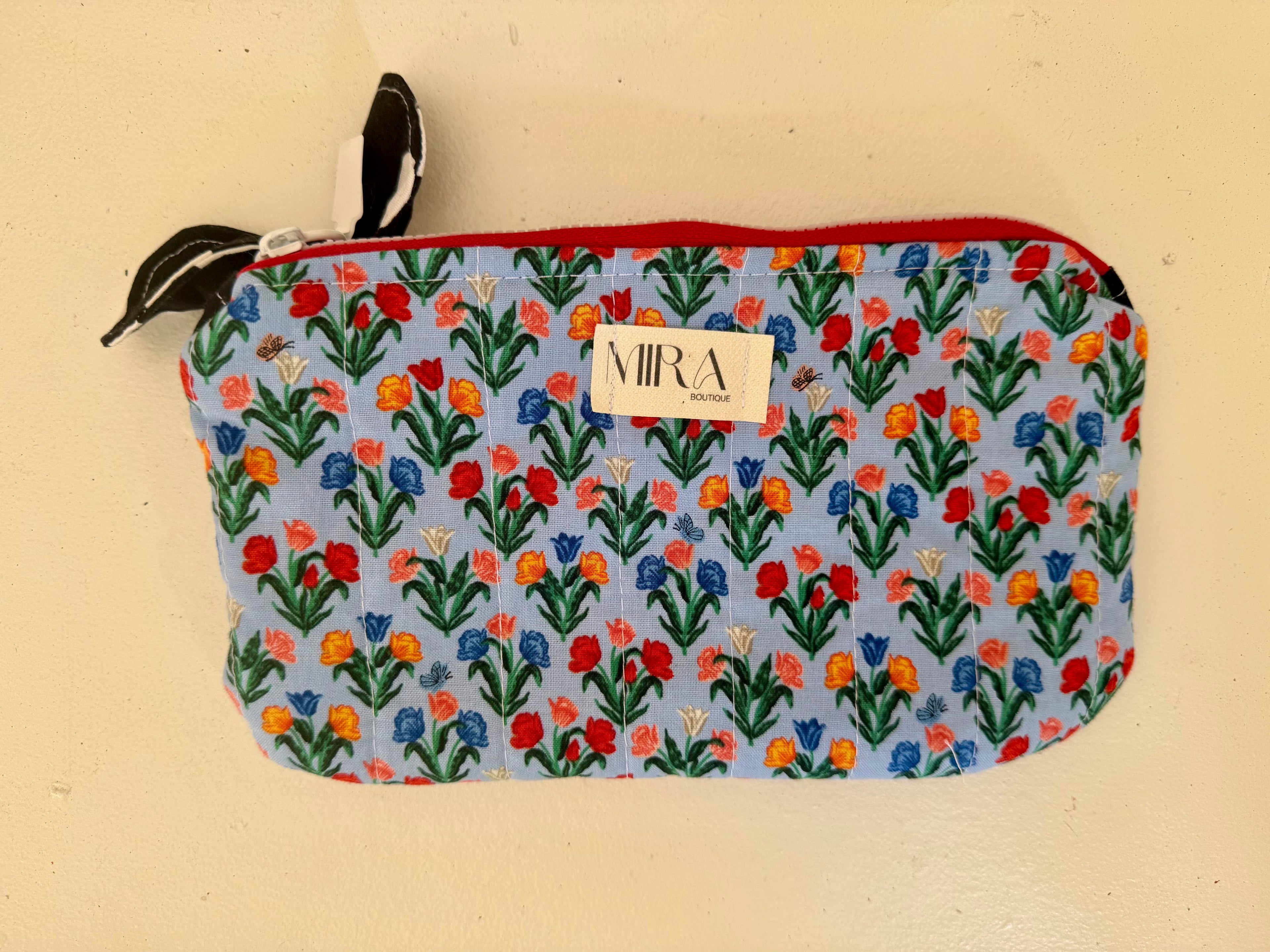 Small zipper pouch