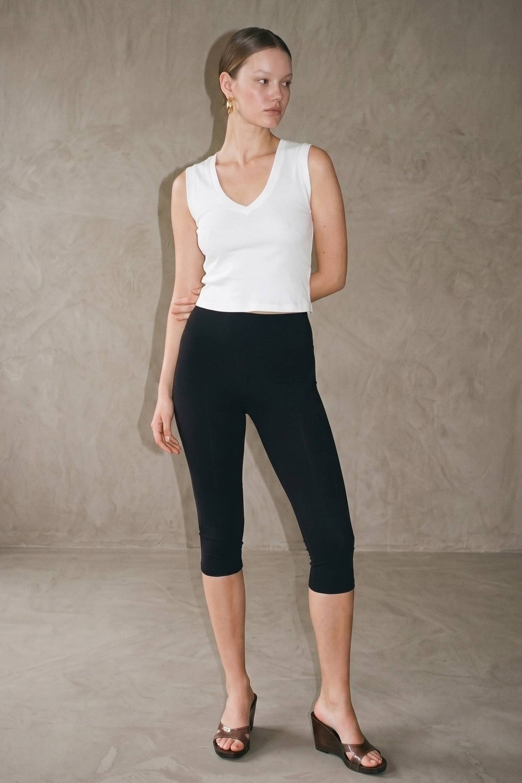 Mid Waist Capri Length Leggings