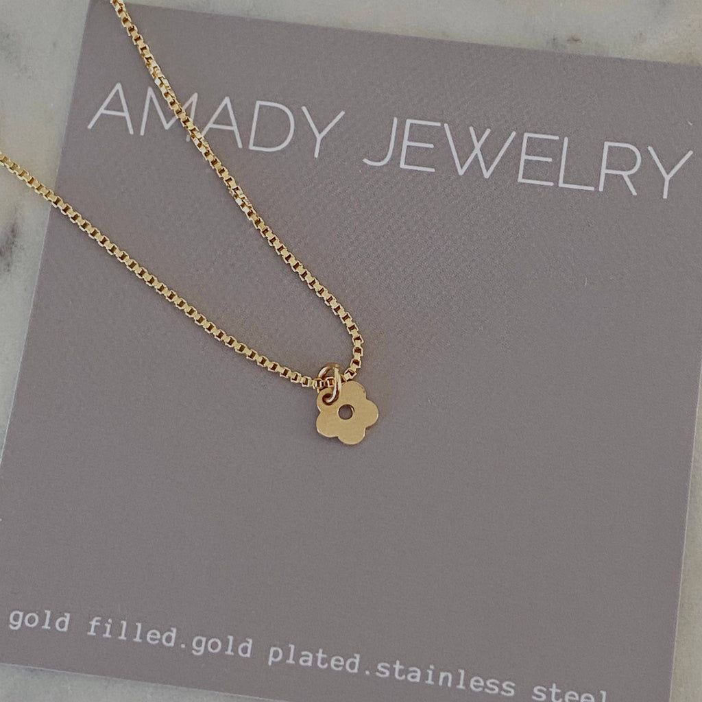 Retro Daisy Flower Charm Necklace - 18K Gold Filled