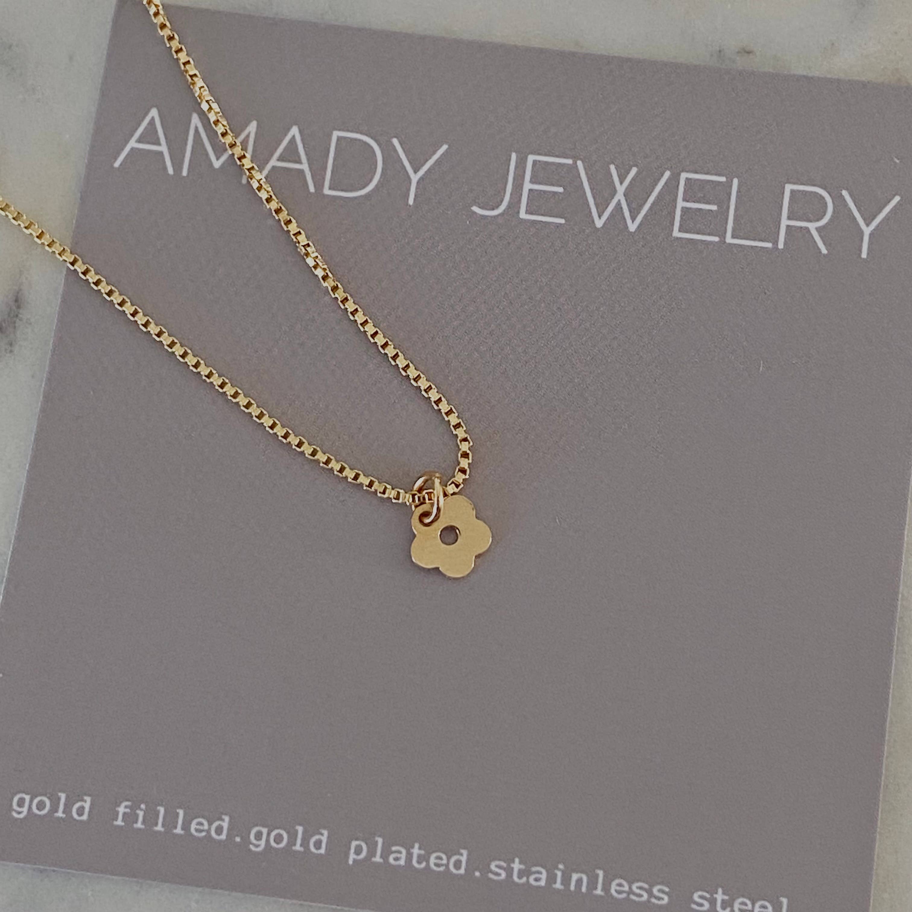 Retro Daisy Flower Charm Necklace - 18K Gold Filled